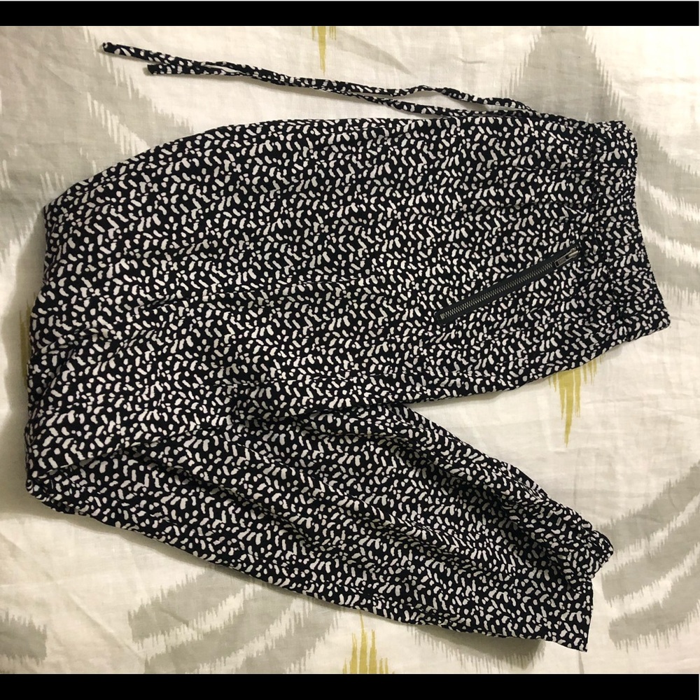 Black and white Gap pants